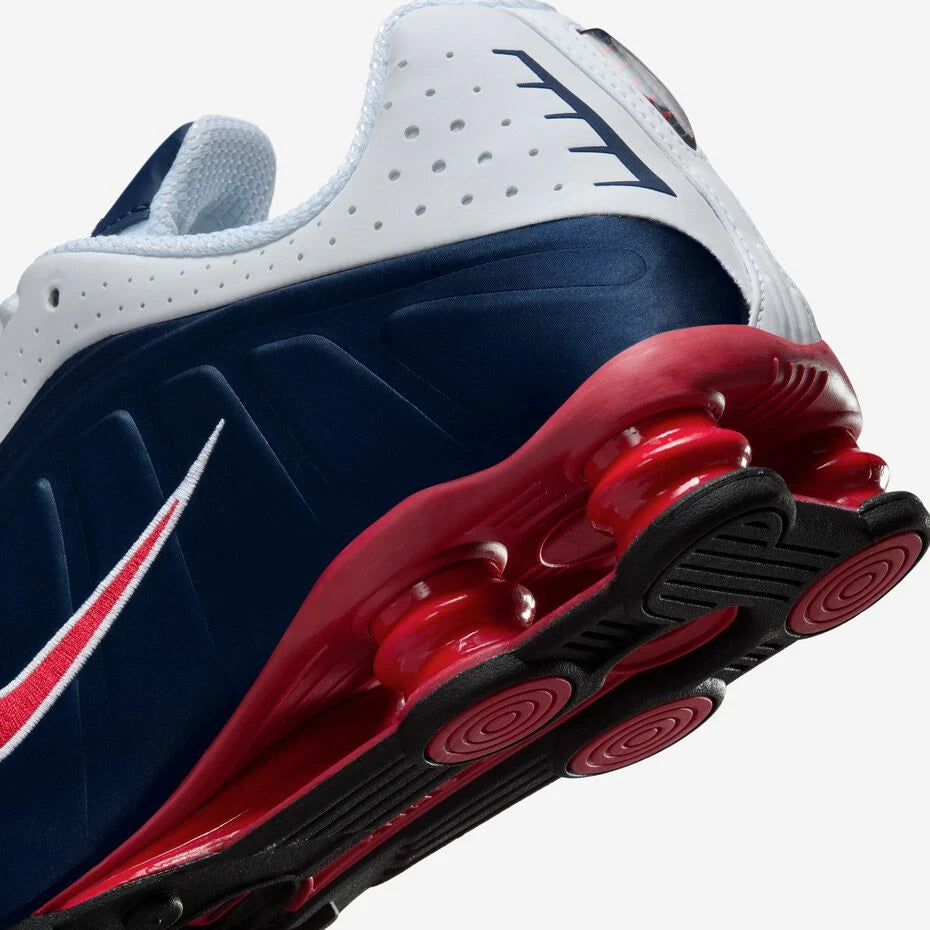 Nike Shox R4 Gym Red outsole
