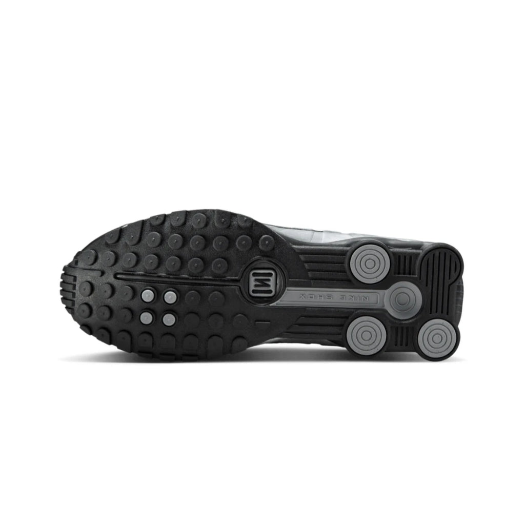Nike Shox R4 Metallic Silver and Black outsole
