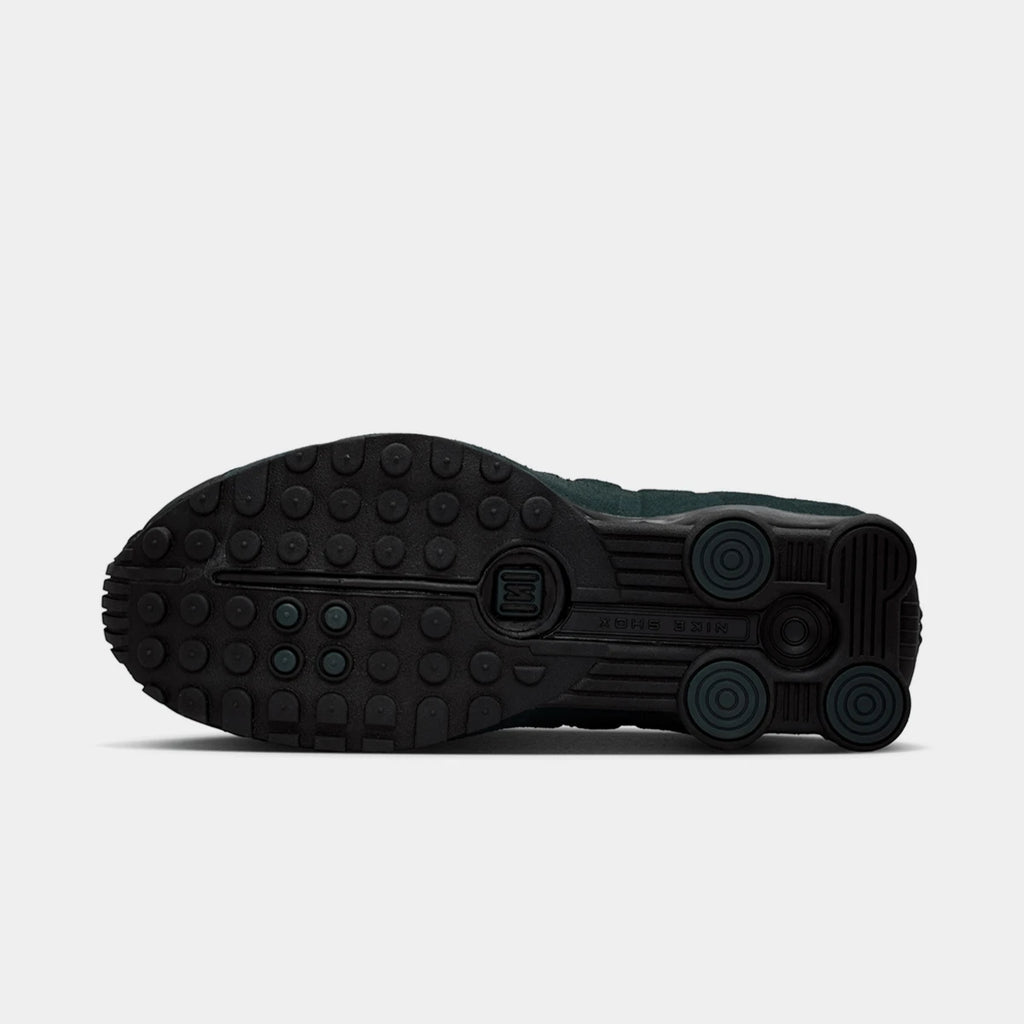 Nike Shox R4 in Seaweed Green sole