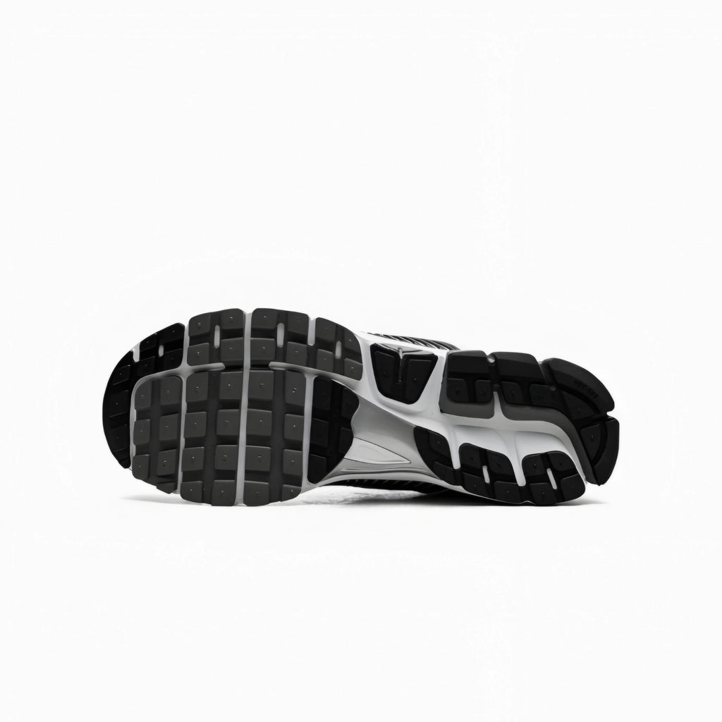 Nike Zoom Vomero 5 SE SP 'Black/Metallic Silver'