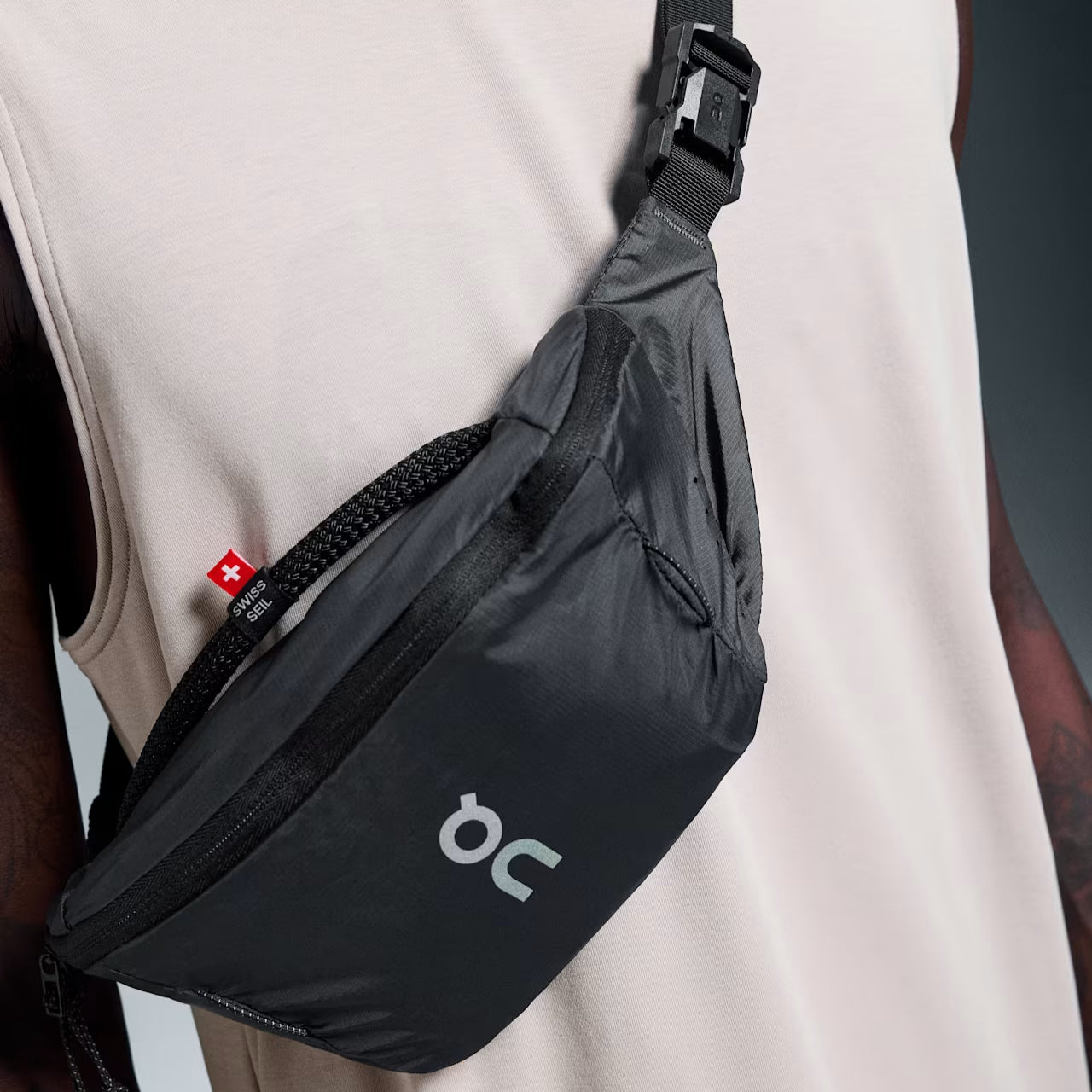 ON running Waist Pack 2L Lite Bag Magnet
