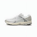 Nike
Zoom Vomero 5 Platinum Tint